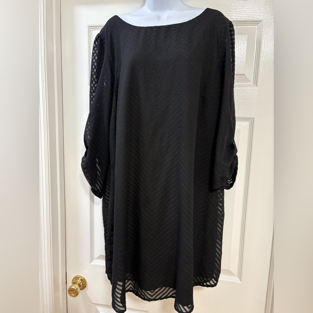 Speechless Black Lack Dress, Sleeves Can Be Buttoned Up